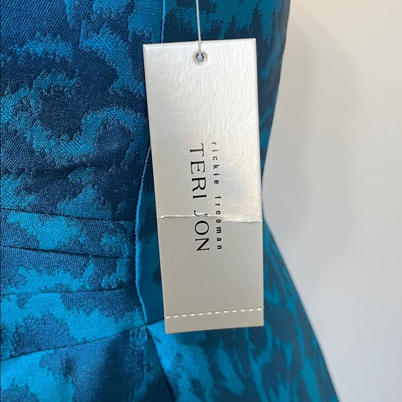 NWT Rickie Freeman for Teri Jon off-the-shoulder jacquard high-low Evening gown - Picture 6 of 16